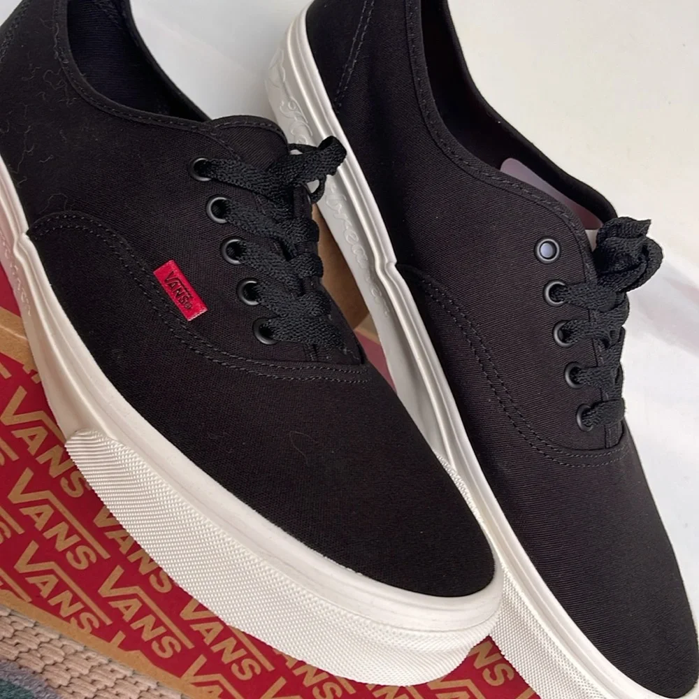 Vans WMNS Authentic
Secret Lover Black
VN000BW5BLK
Sneakers - Picture 8 of 16